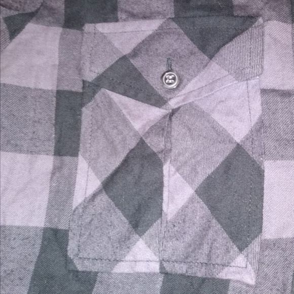 Eliot Purple And Black Button Up Flannel 💜🖤👀 !! - Picture 4 of 11